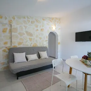 https://summerhouse.hotelinzadar.com
